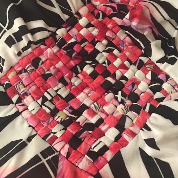 Tropical Abstract Design Dress - Picture 5 of 5